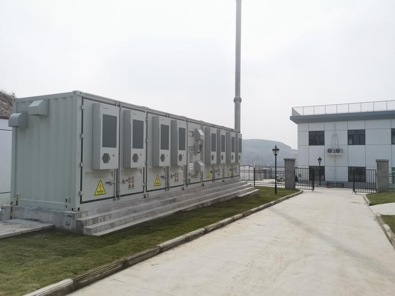 沃太能源储能柜实拍.png